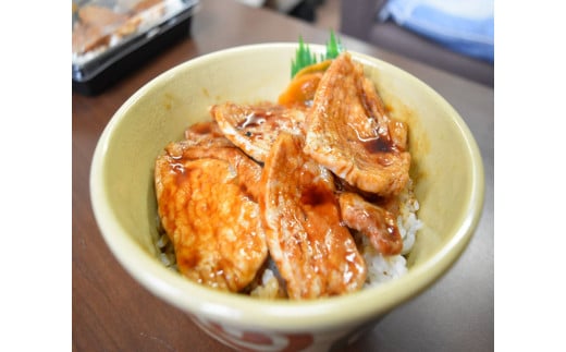 北海道十勝芽室町 特製豚丼18枚（6枚入り×3袋)・牛カルビ串3本セット　me046-002c